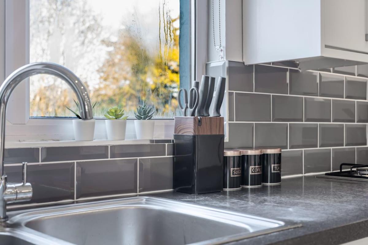 Luxury Tottenham Stadium Retreat - 2 Minute Walk To Stadium Appartamento